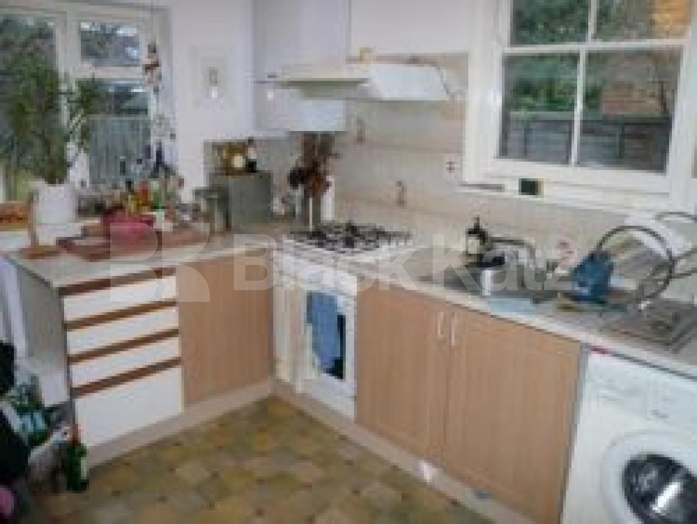 			LET!, 2 Bedroom, 1 bath, 1 reception Flat			 Ferme Park Road, CROUCH END N8